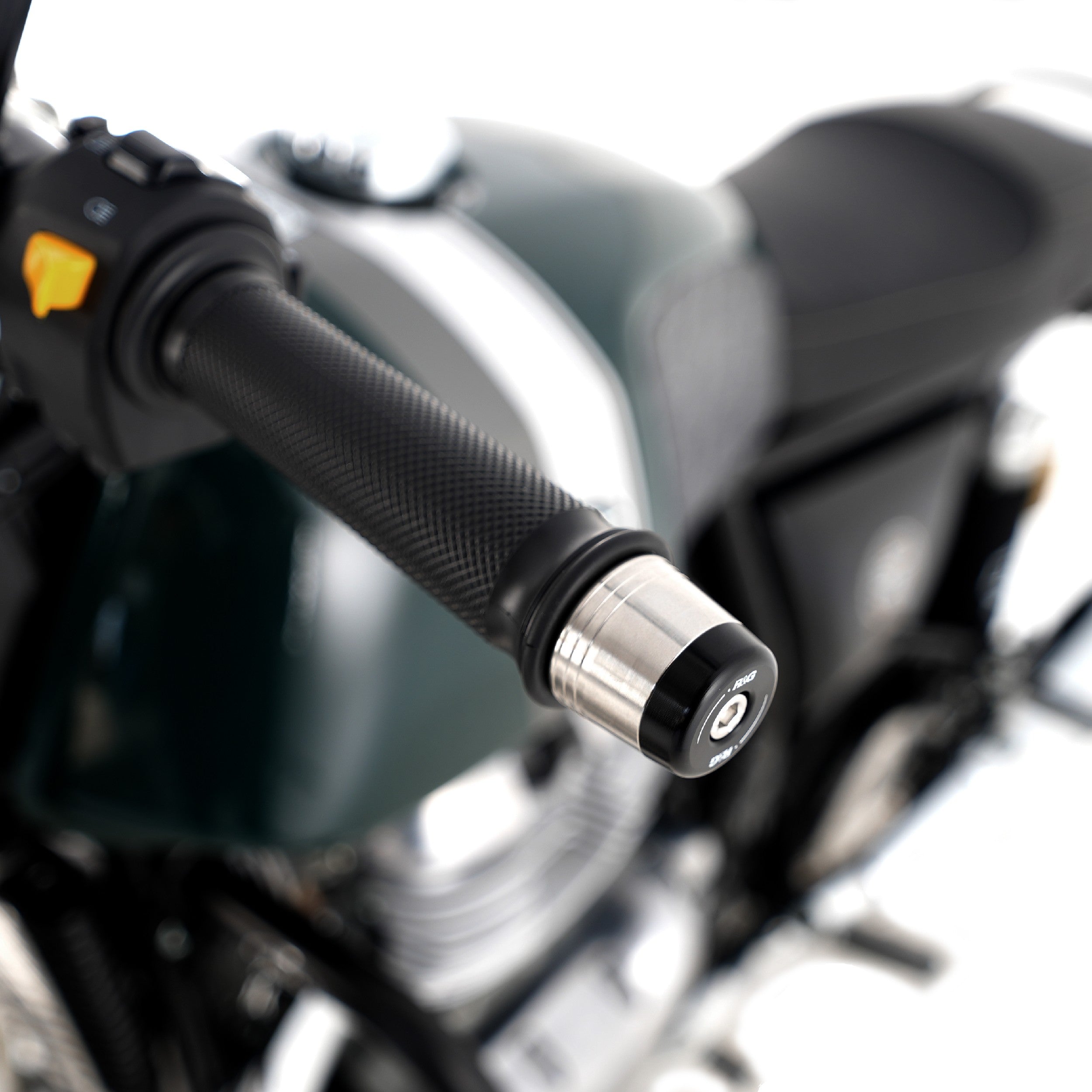 Bar End Sliders for for multiple Triumph Models & Royal Enfield Continental GT 650 '19- (without mirrors)