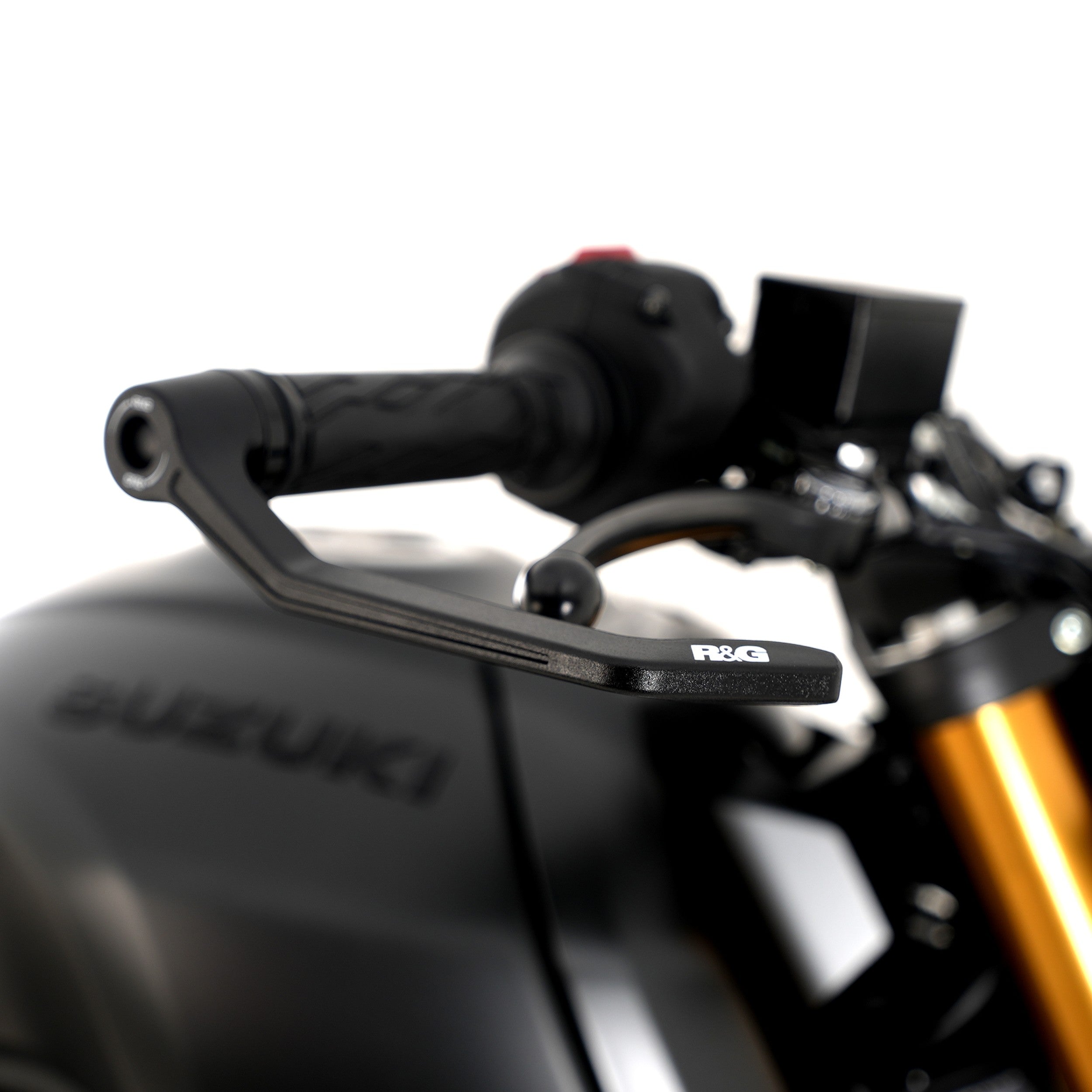 R&G Brake Lever Interlock Guard for Suzuki GSX-8T '25-, GSX-8TT '25-, GSX-8S '23-, GSX-8R '24-, GSX-R1000, GSX- R1000R'17-'24, DR-Z4SM '24-, V-STROM 800DE & V-STROM 800RE '23-.Without mirrors / mirrors removed.