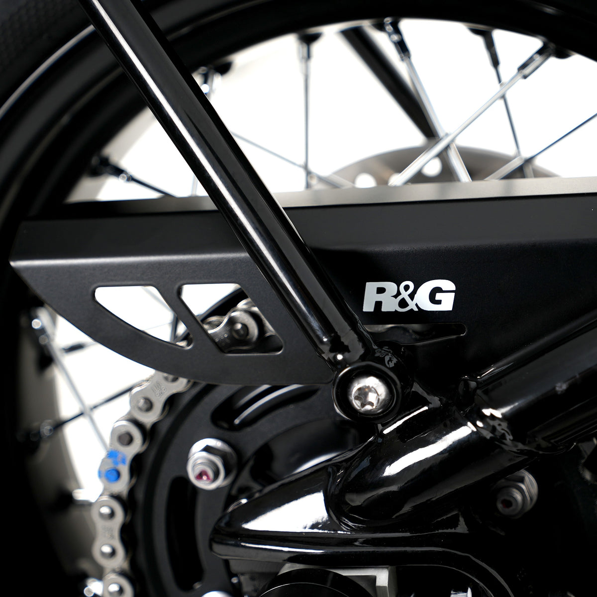 Chain Guard for Triumph Bonneville Bobber '17- Main image
