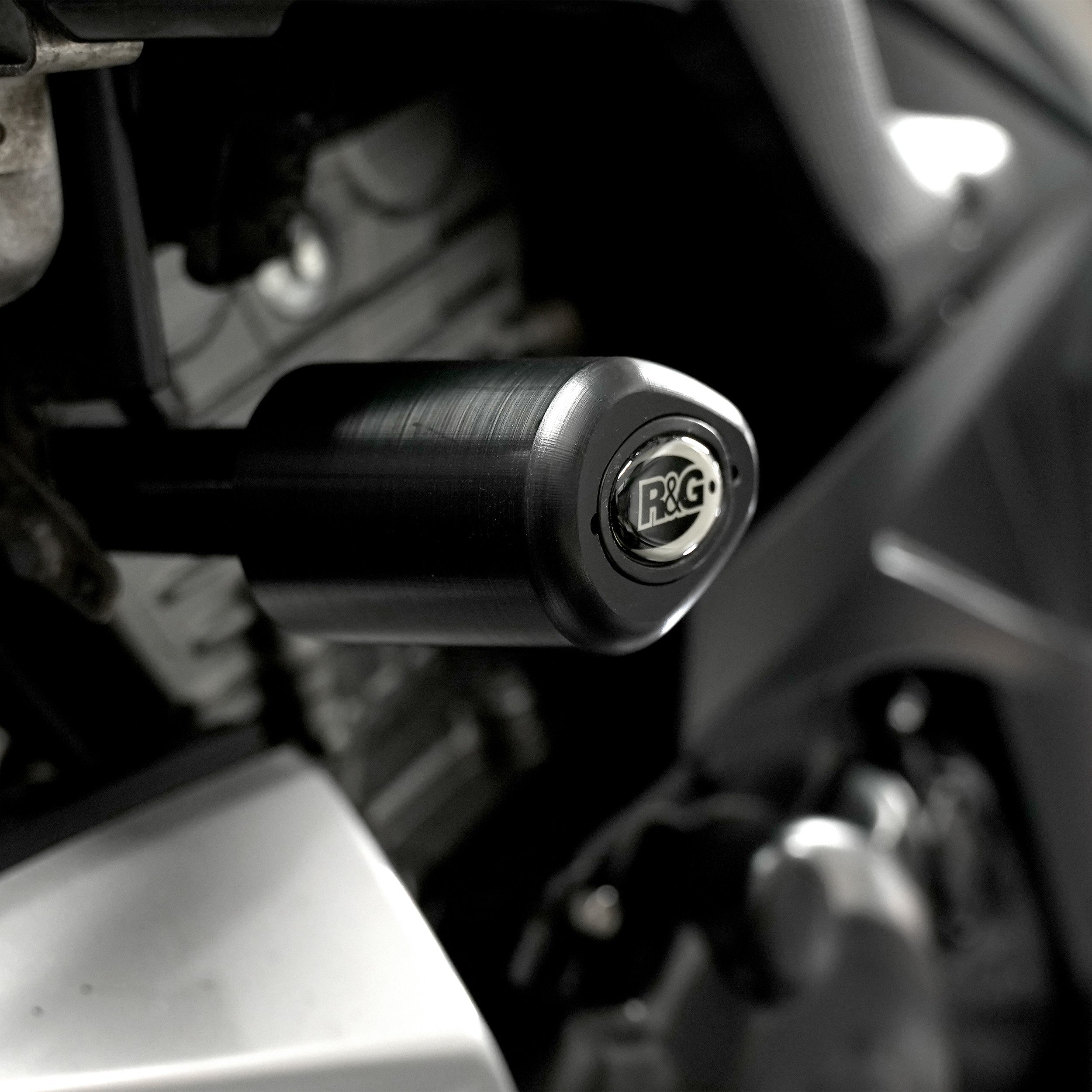 Crash Protectors - Aero Style for Suzuki GSX-S 125 '20- (non-drill)