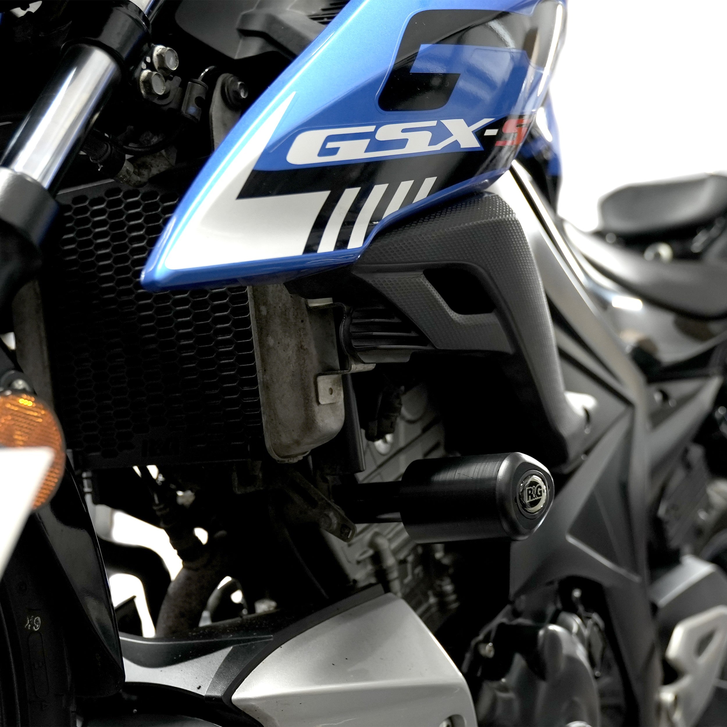 Crash Protectors - Aero Style for Suzuki GSX-S 125 '20- (non-drill) Main image