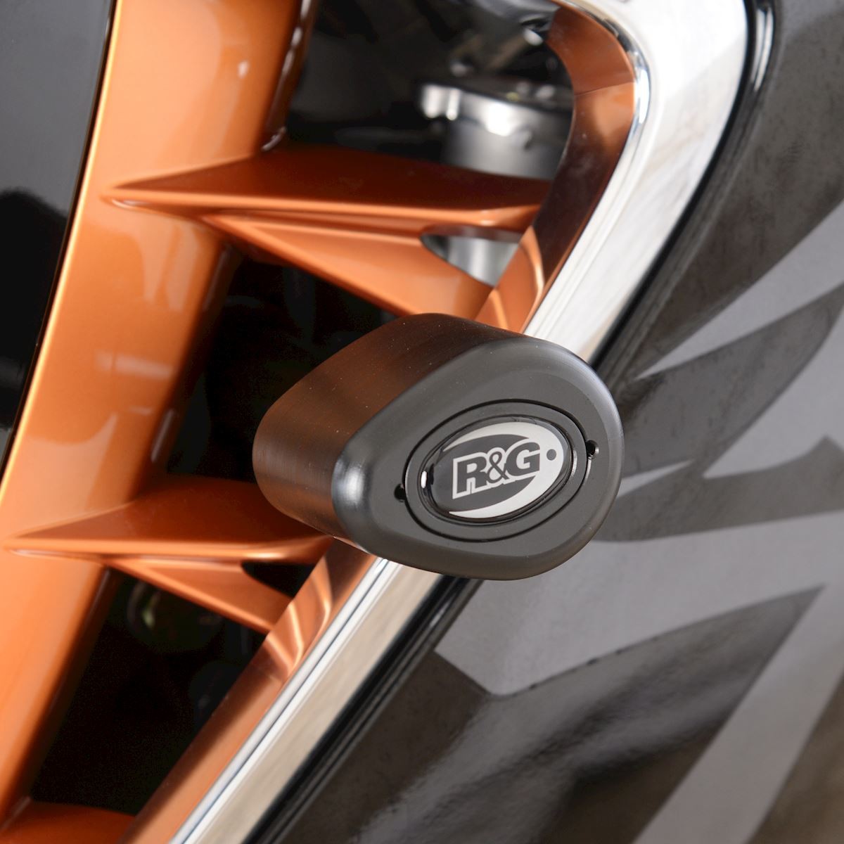Crash Protectors- Aero Style (Non-Drill) for Suzuki Hayabusa '21- Main image