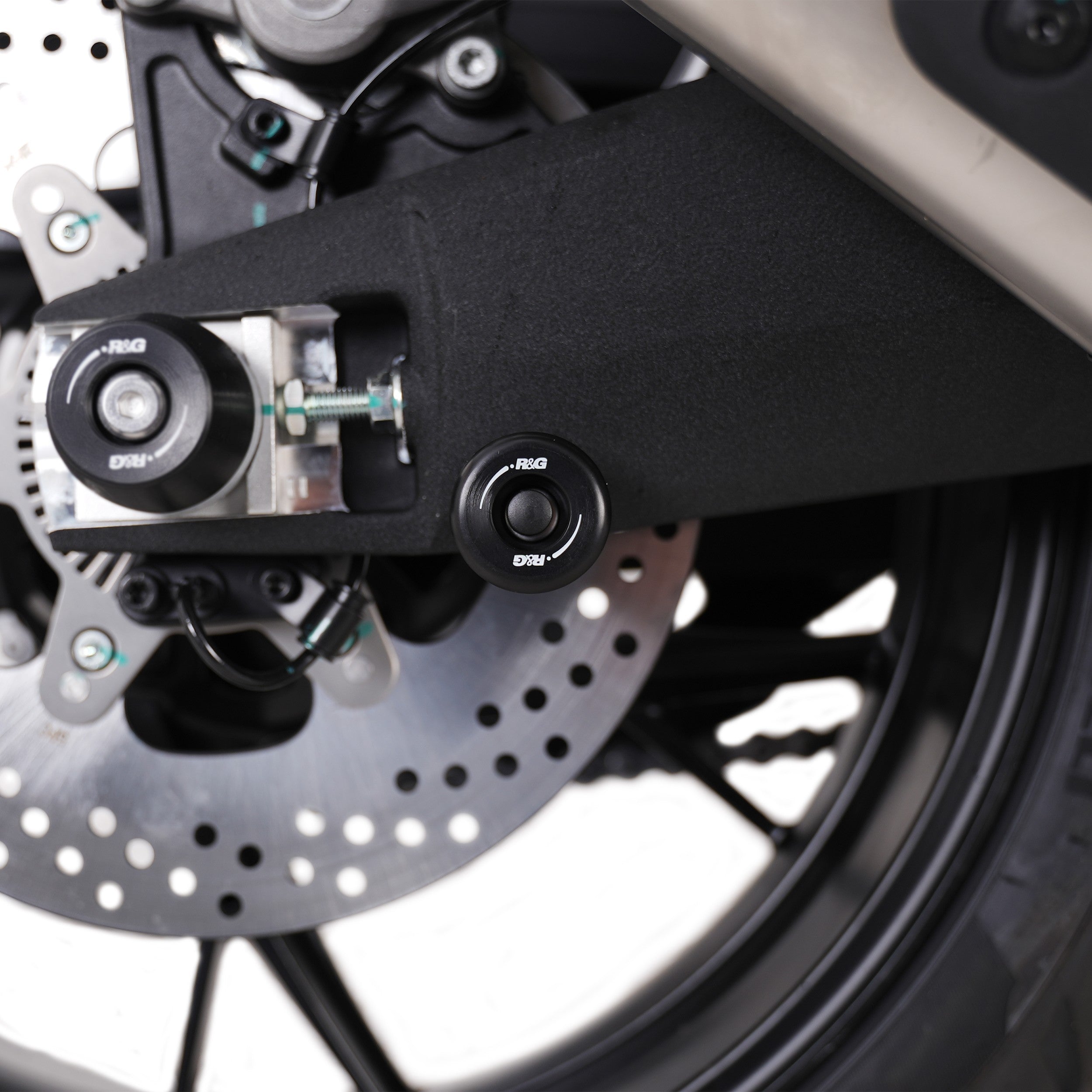 Cotton Reels for Yamaha XSR-125 '21-, YZF-R125 '23-, QJ Motor SRK 800 RR 2025 & SRK 800 '25- Secondary image