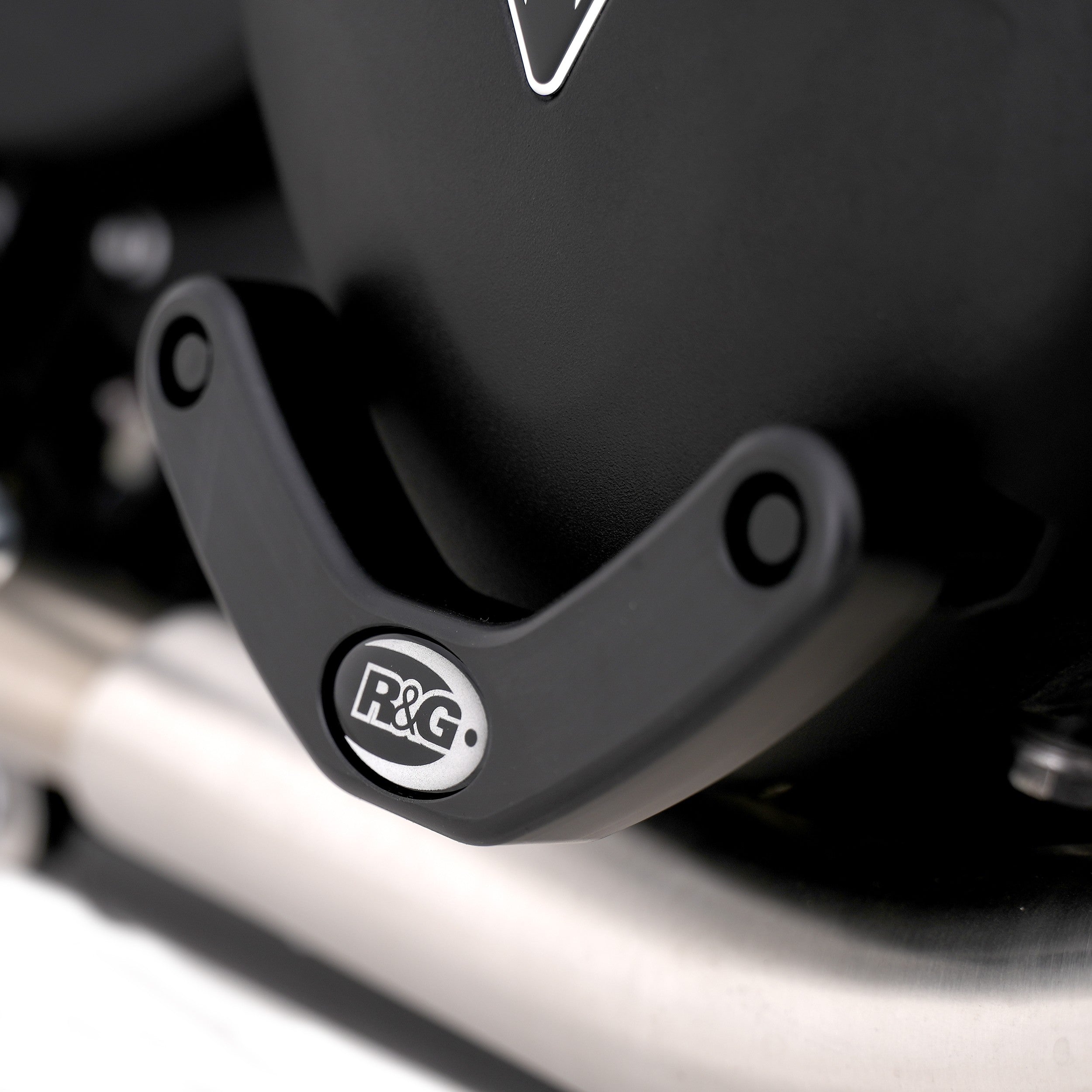 Engine Case Slider for Triumph Street Twin, Thruxton 1200/R '16-, Speed Twin 1200 '19-, Scrambler 1200 XC/XE '19-, Scrambler 900 '23- & Speed Twin 900 '22- models (RHS)