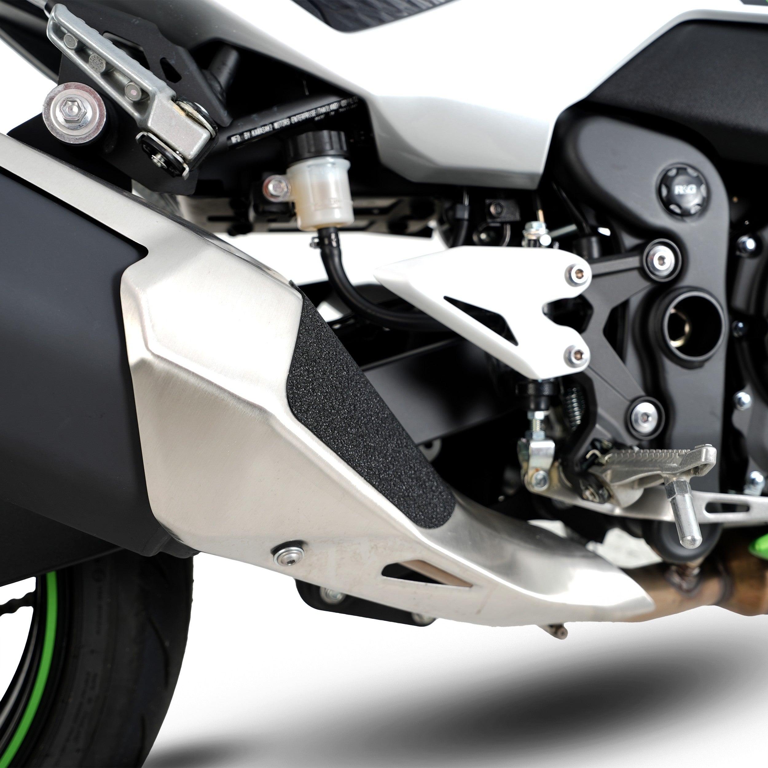 R&G Boot Guard Kit for Kawasaki  Ninja 7 Hybrid HEV / Z 7 Hybrid HEV  '24-, Ninja 250/400 '18-& Z400/ Z250 '19-, Z500 (Ninja) '24- Main image