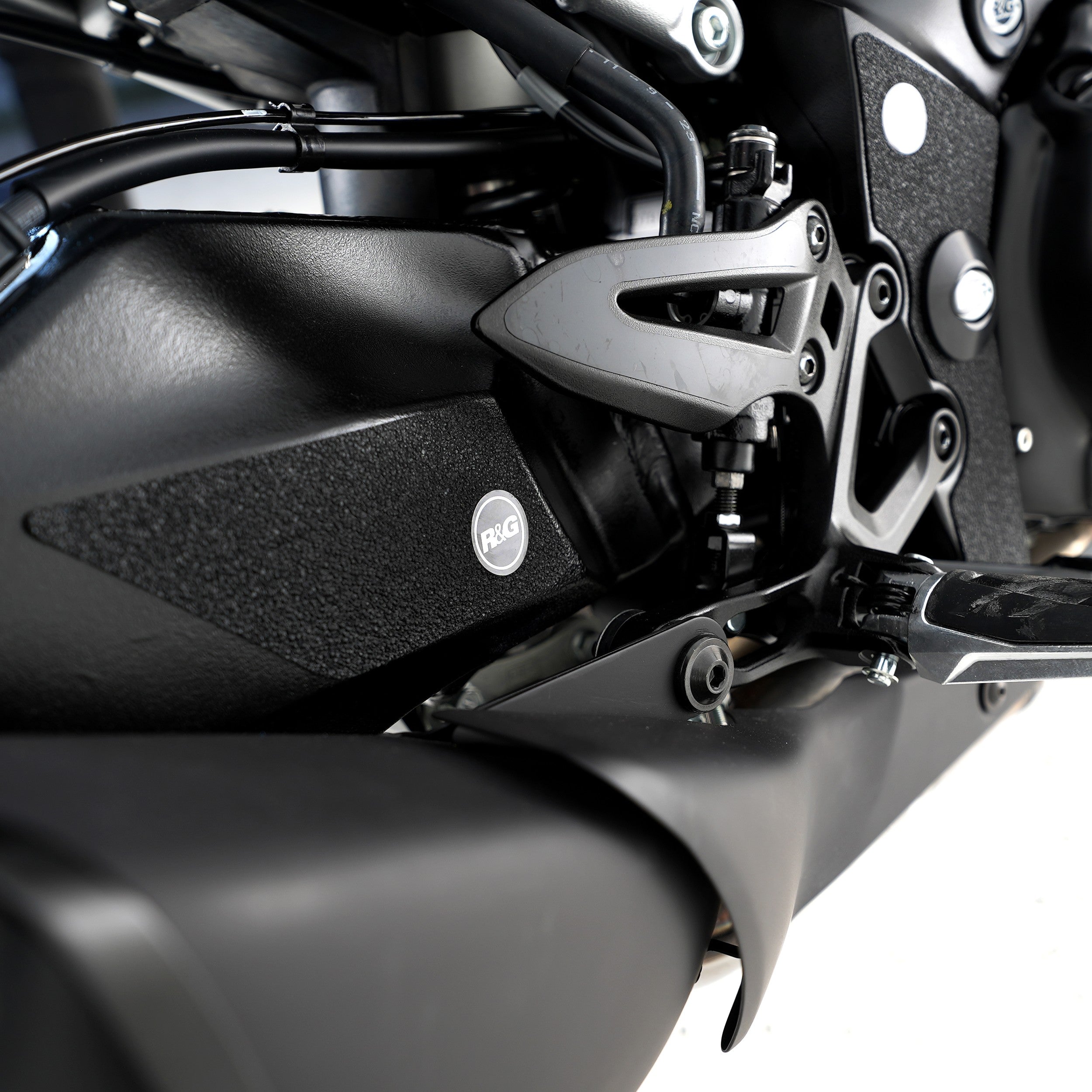 R&G Boot Guard Kit for Suzuki GSX-S1000 '21- & GSX-S1000 GT '22-, SUZUKI GSX-S1000 GX '24-