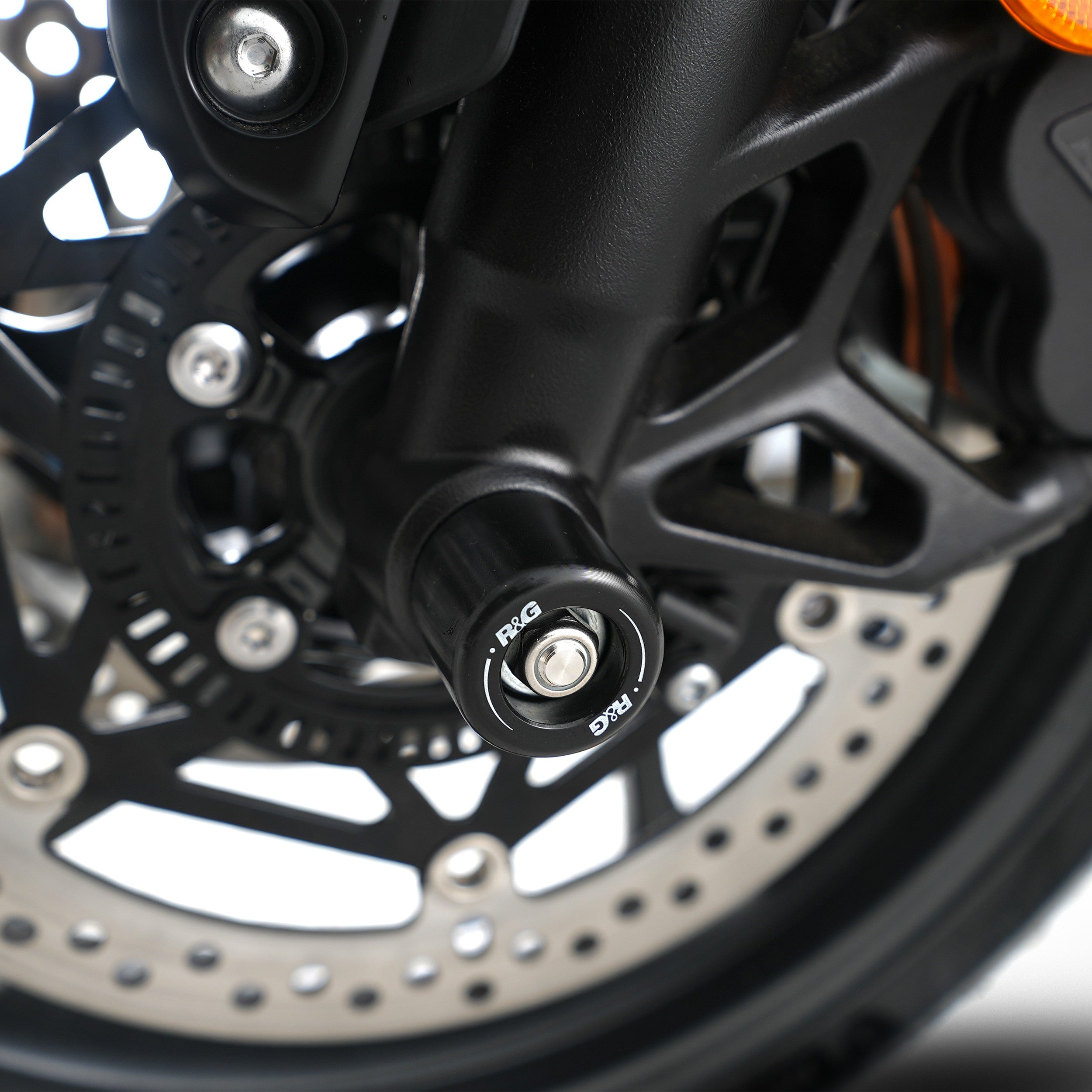 Fork Protectors for Triumph Street Triple R / RS 765 '17-, Street Triple S 765  '17-'20, Daytona 660 '24-, Trident 660 '21-, Tiger Sport 800 '25-,Street Triple 765 RX '26- & & Daytona Moto2™ 765 '20- '24 (small bobbin)