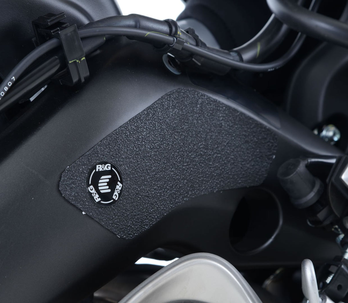 R&G Boot Guard Kit for Yamaha MT-09 '13-'20 (FZ-09) (FJ-09) ,SP '18-'20 & Tracer 900GT '18-'20, XSR900 '16-'21 model.