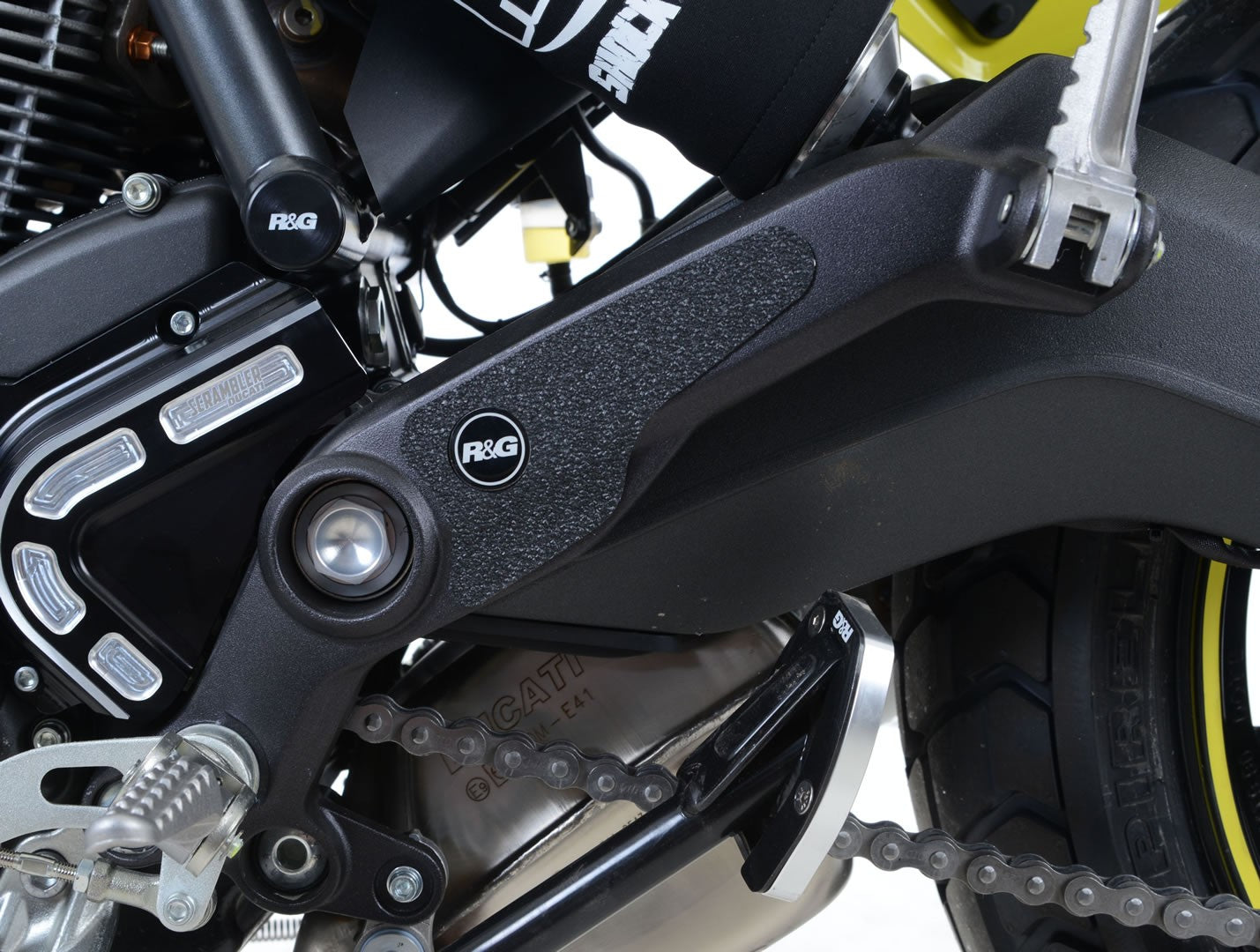 R&G Boot Guard Kit for KTM 125 Duke '17-'23 models