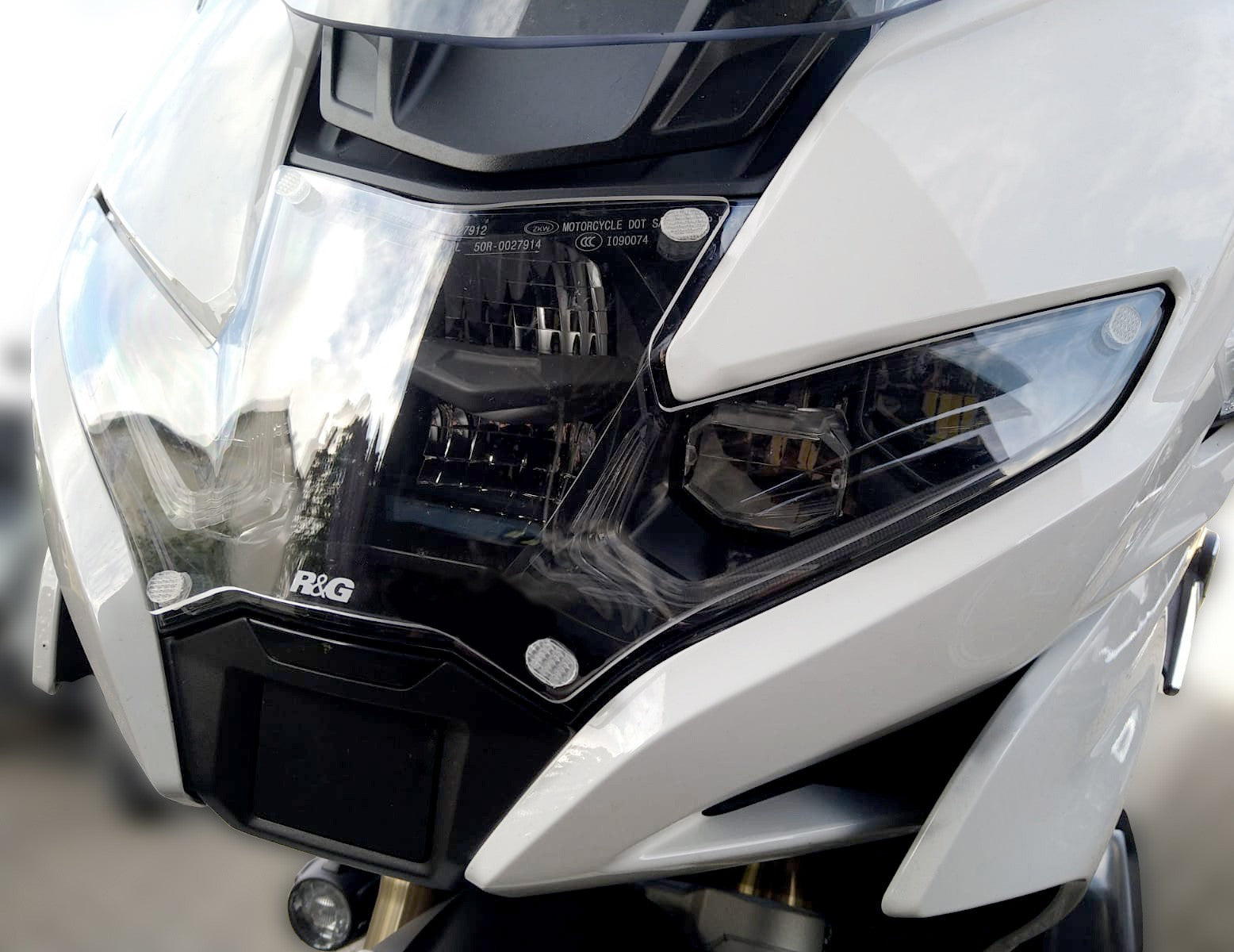Headlight Shield for BMW R1250RT 2021- Main image