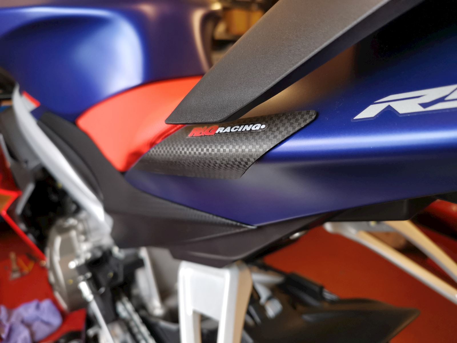 Carbon Fibre Tail Sliders for  Aprilia Tuono 660 '21- '24,Tuono 660 Factory '22-, RS660 '21- & RS660 Factory '22- Main image