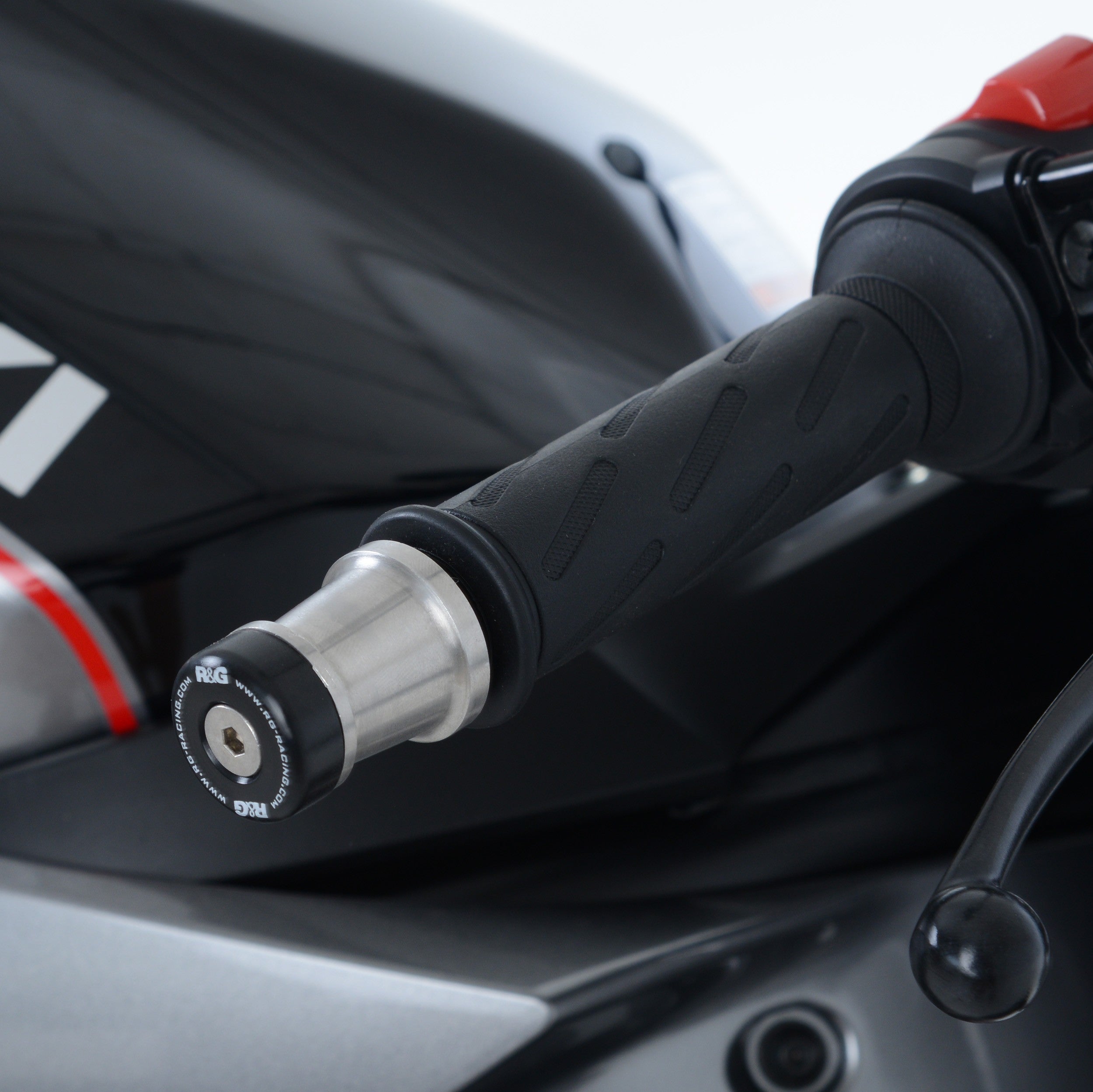 Bar End Sliders for the Suzuki GSX-R600, GSX-R750 and GSX-R1000, GSX-S1000, SV650, SV650X and Gladius 650 models. Main image