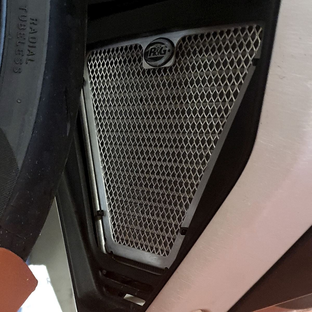 Oil Cooler Guard for Ducati Panigale V4, V4S and Speciale Main image
