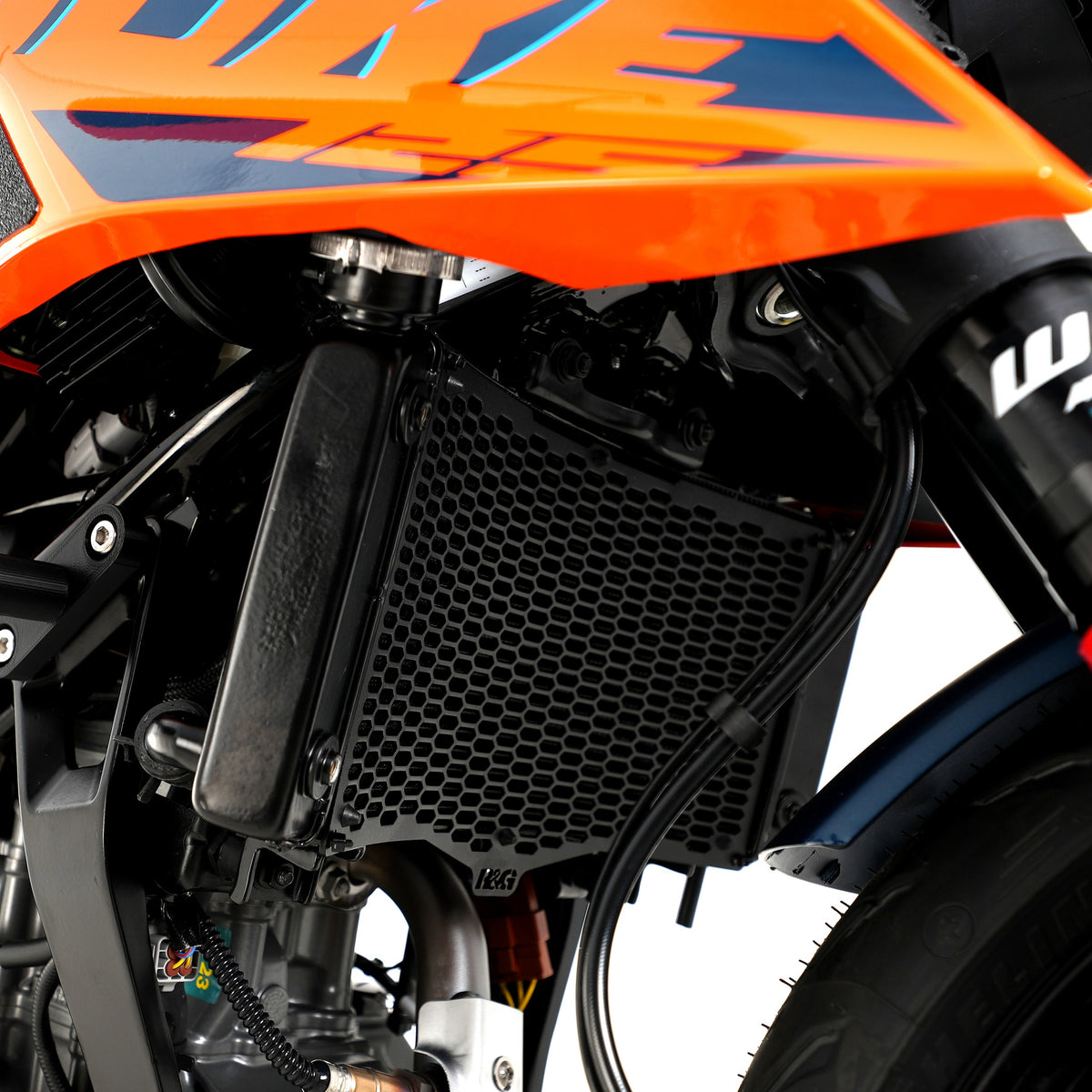 PRO Radiator Guard for KTM RC 390 / 125 / 200 '22-, 390 Adventure R '25-, Duke 125 '24- /250/390 2024,Husqvarna Vitpilen 401 '24-
