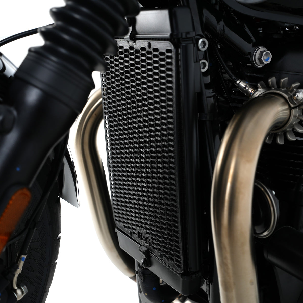 PRO Radiator Guard for Triumph Bonneville Bobber '17-, Black '18-'20 & Speedmaster '18- Main image