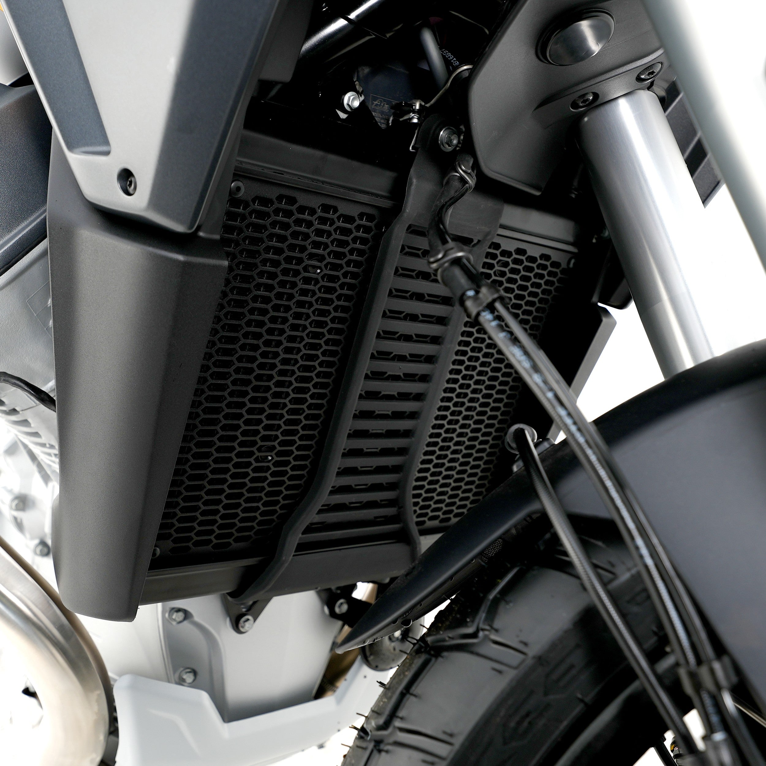 PRO Radiator Guard For Moto Guzzi Stelvio '24- Secondary image