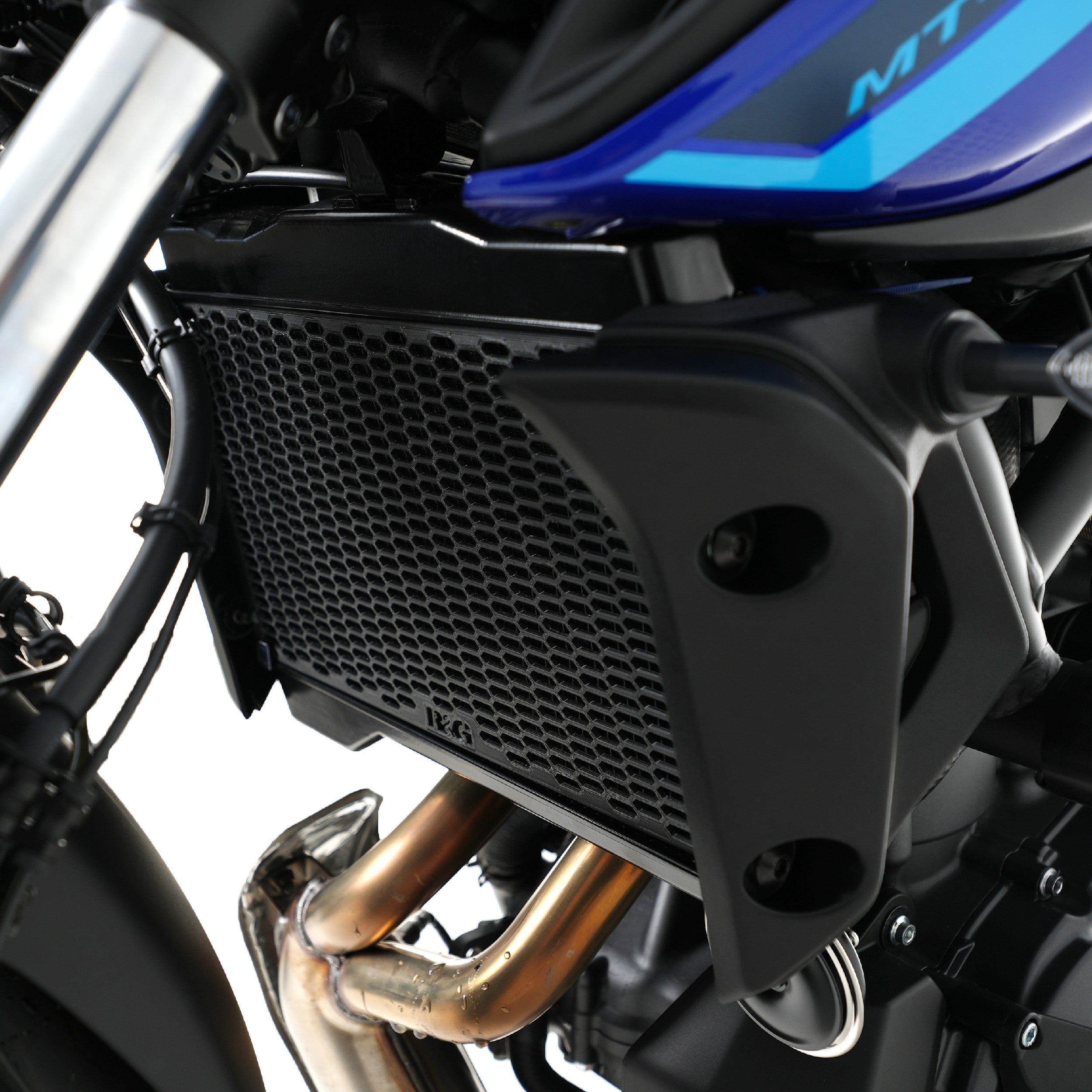 PRO Radiator Guard For Fantic Caballero 700 '23-, Yamaha MT-07 '14- '24, Tracer 7(GT) '21- XSR700 '16-, Tracer 700 '16-'20 & XTZ 700 Tenere '25- Secondary image
