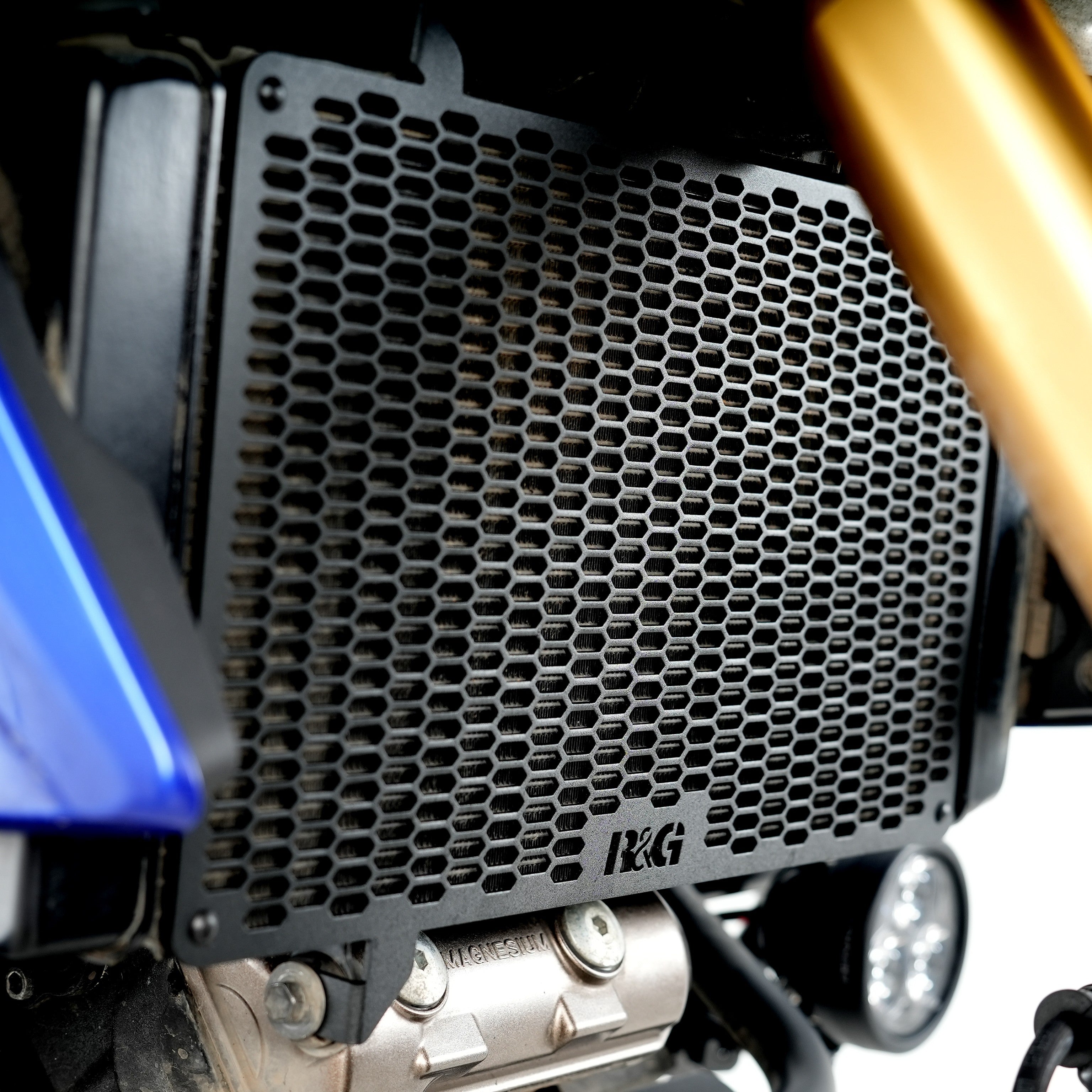 PRO Radiator Guard for Suzuki V-STROM 1050(DE TOUR/DE/TOUR/ STANDARD) '23-, DL1050 & DL1050XT  '20- '22 .