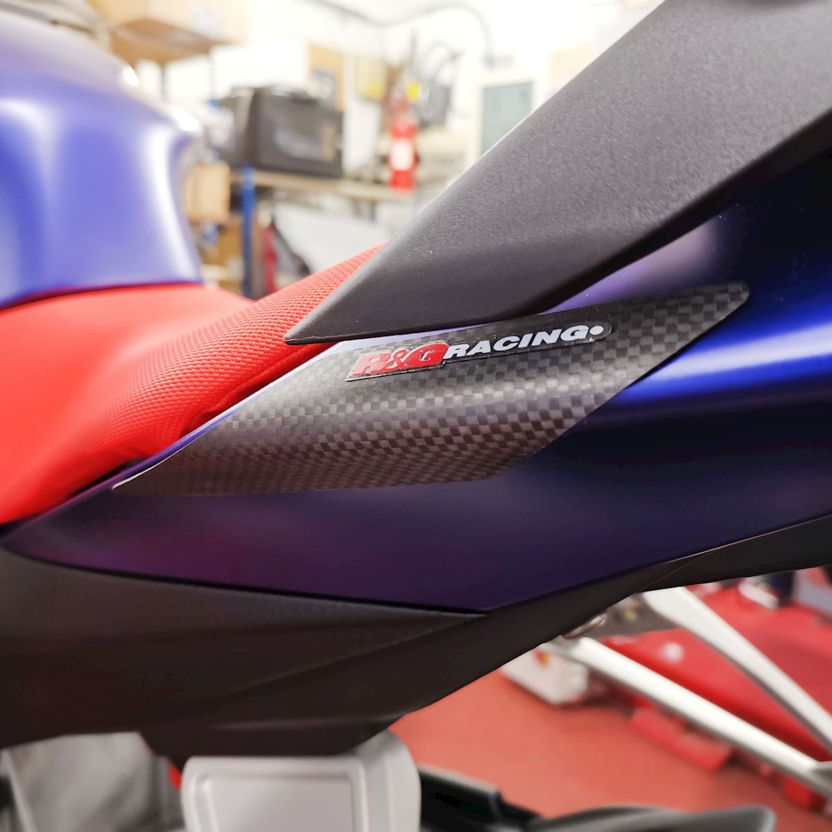 Carbon Fibre Tail Sliders for  Aprilia Tuono 660 '21- '24,Tuono 660 Factory '22-, RS660 '21- & RS660 Factory '22-