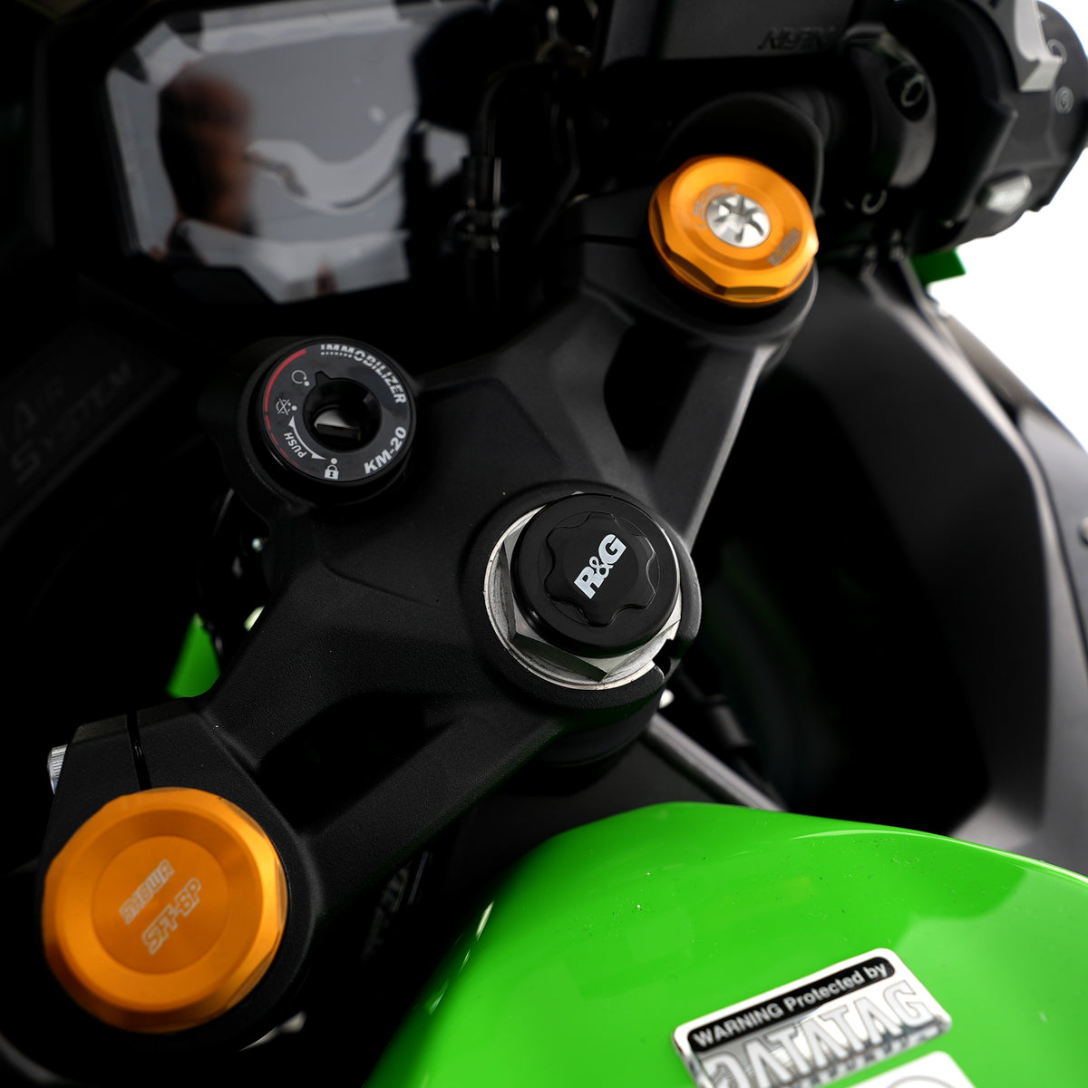 Top Yoke Cap for Kawasaki ZX-25R '20- & ZX-4R(R) (SE) '23- Main image